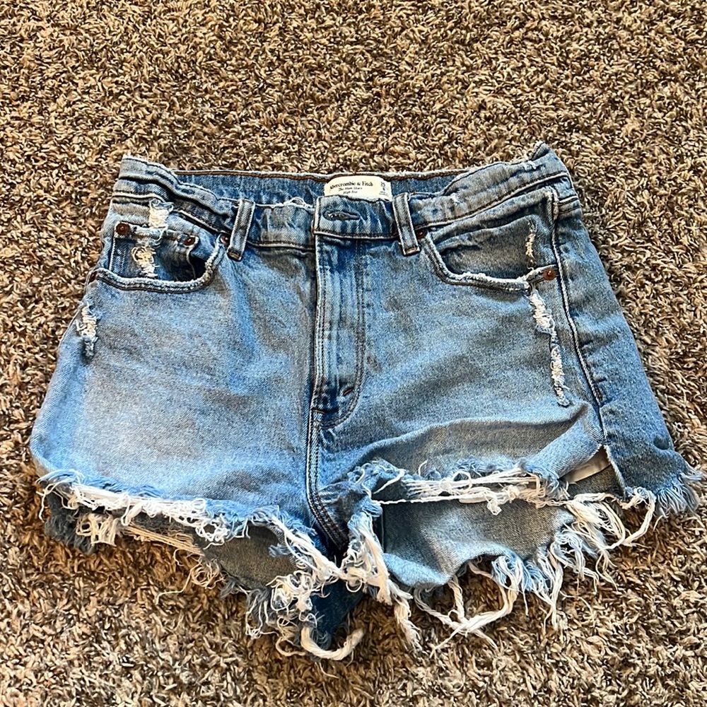Abercrombie High Rise mom shorts